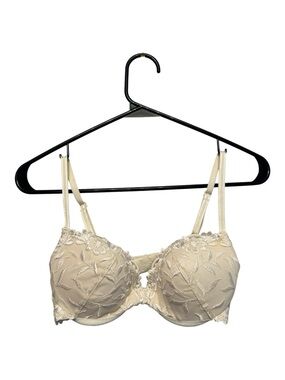 Vintage 90’s/Y2K Unbranded Embroidered Balconette Bra in White/Cream Size 34B
